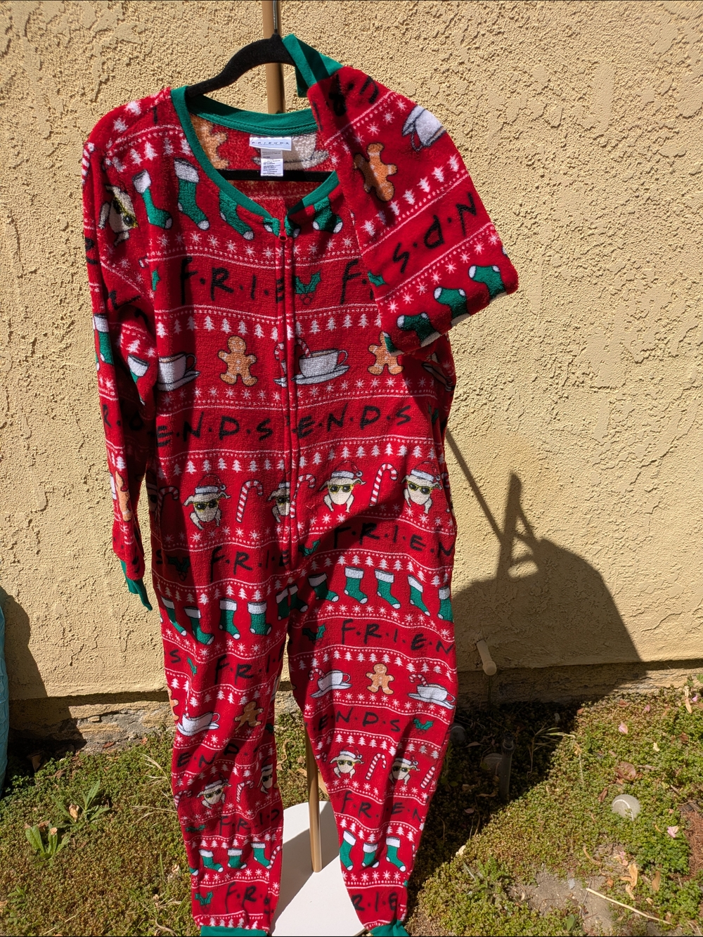 FRIENDS Red Holiday One-Piece Pajamas with Green Trim Sz 2x
